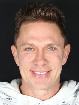 Porcelain Veneers Bobby - Before